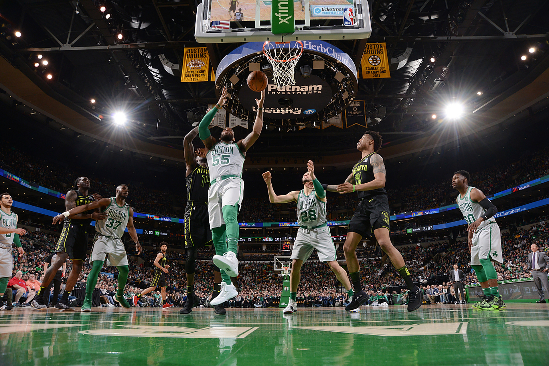 里程碑夜丹佛掘金调整名单，NBA季后赛国际比赛日刷纪录，引发热议，年轻球员得到机会的简单介绍