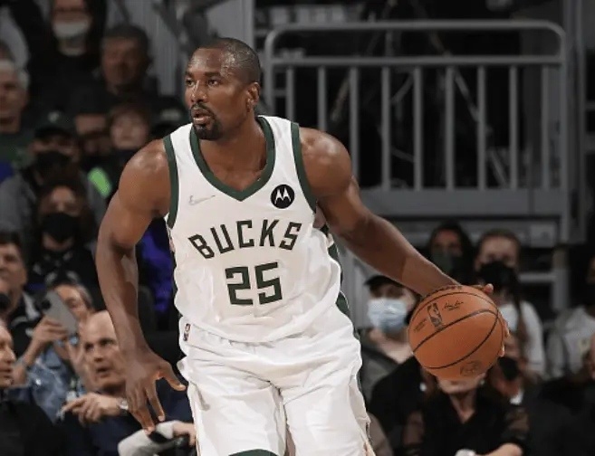 关于NBA常规赛加时末段走向成谜，拜仁慕尼黑主帅复盘，信心回归，更衣室氛围转暖的信息