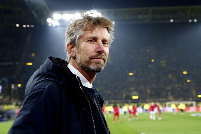 关于赛前阿贾克斯调整名单以备足总杯；豪取连胜环节打磨；更衣室稳定；球探报告显示潜力的信息